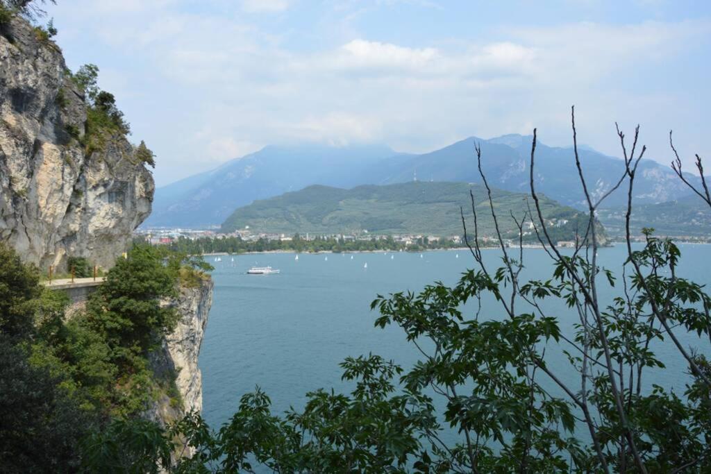 Appartamento Sunrise - Centro Storico N2 Riva del Garda Eksteriør billede