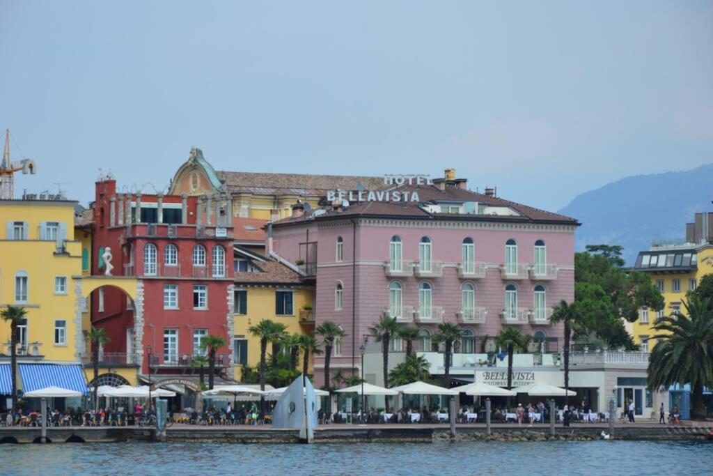 Appartamento Sunrise - Centro Storico N2 Riva del Garda Eksteriør billede