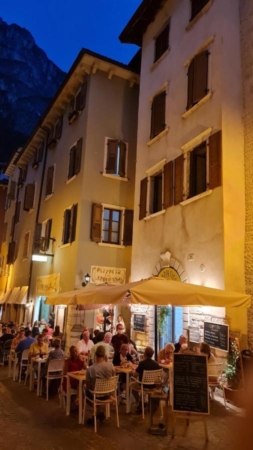 Appartamento Sunrise - Centro Storico N2 Riva del Garda Eksteriør billede