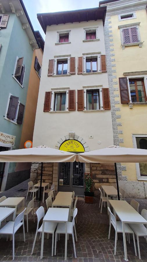 Appartamento Sunrise - Centro Storico N2 Riva del Garda Eksteriør billede